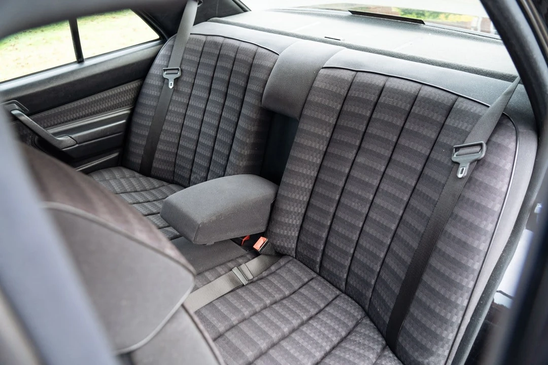 1990 Mercedes-Benz 190E - Image 11 of 30