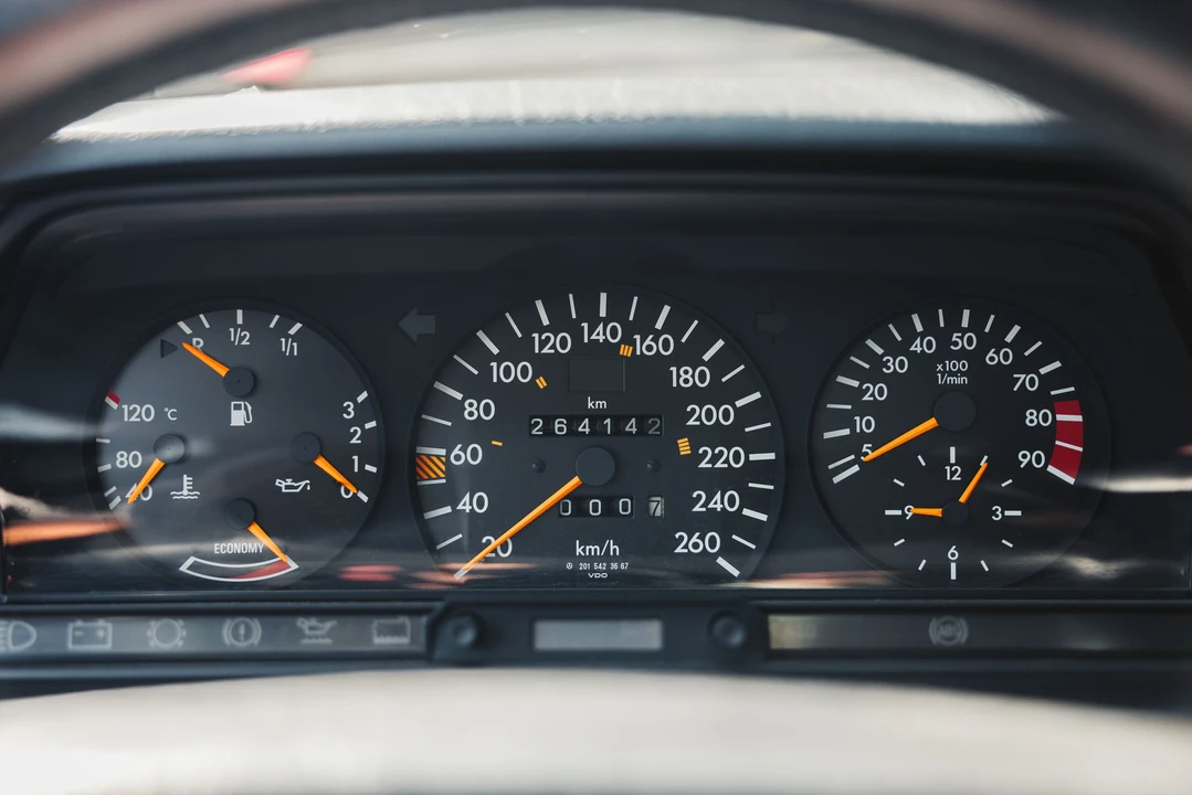 1990 Mercedes-Benz 190E 2.5-16 Evolution II - Image 16 of 31