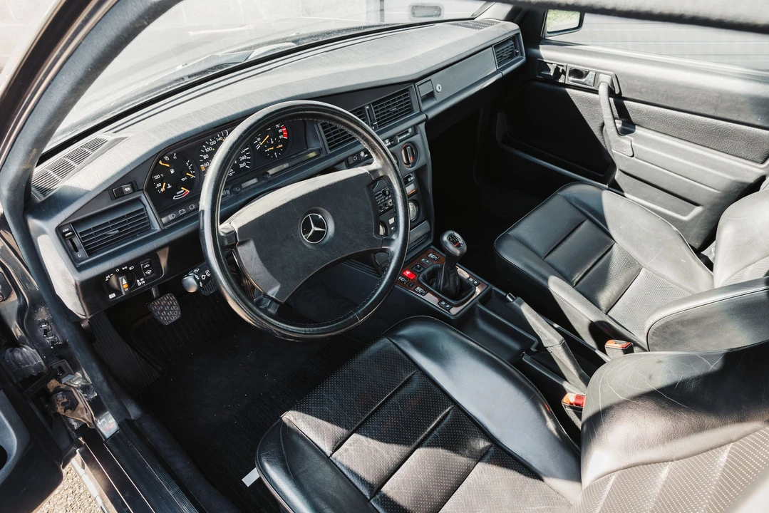 1990 Mercedes-Benz 190E 2.5-16 Evolution II - Image 9 of 31