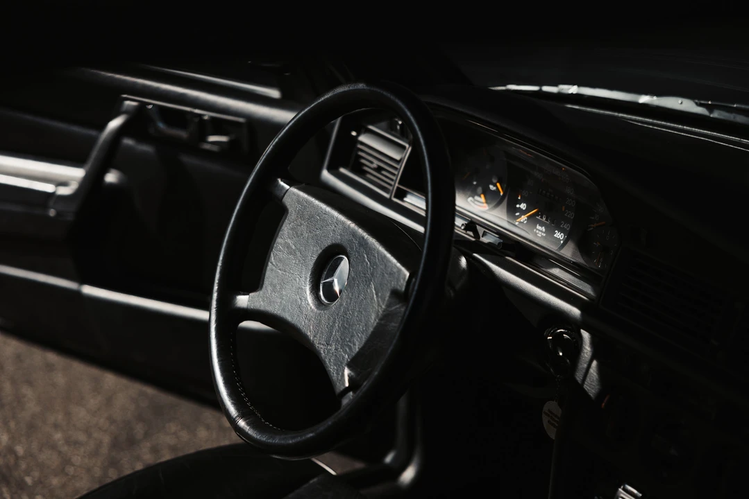 1990 Mercedes-Benz 190E 2.5-16 Evolution II - Image 14 of 31