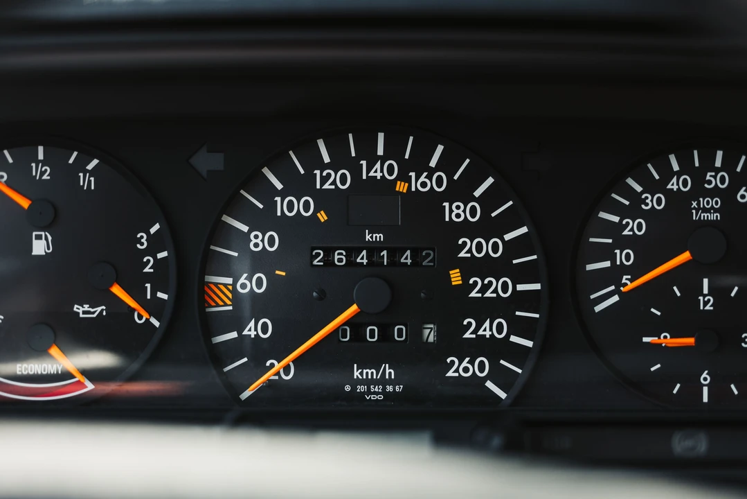 1990 Mercedes-Benz 190E 2.5-16 Evolution II - Image 17 of 31
