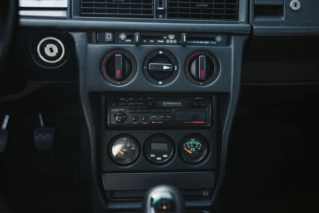 1990 Mercedes-Benz 190E 2.5-16 Evolution II - Image 19 of 31