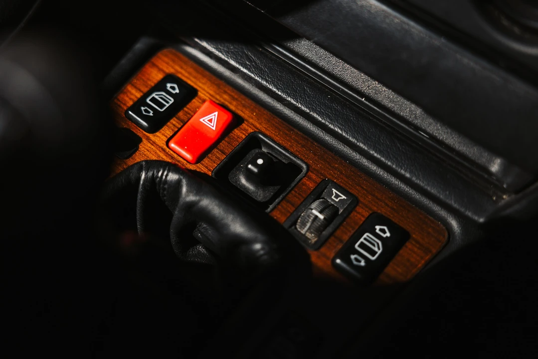 1990 Mercedes-Benz 190E 2.5-16 Evolution II - Image 20 of 31