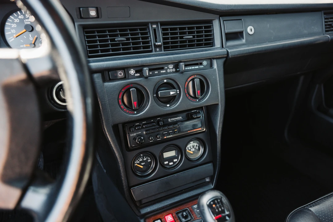 1990 Mercedes-Benz 190E 2.5-16 Evolution II - Image 18 of 31