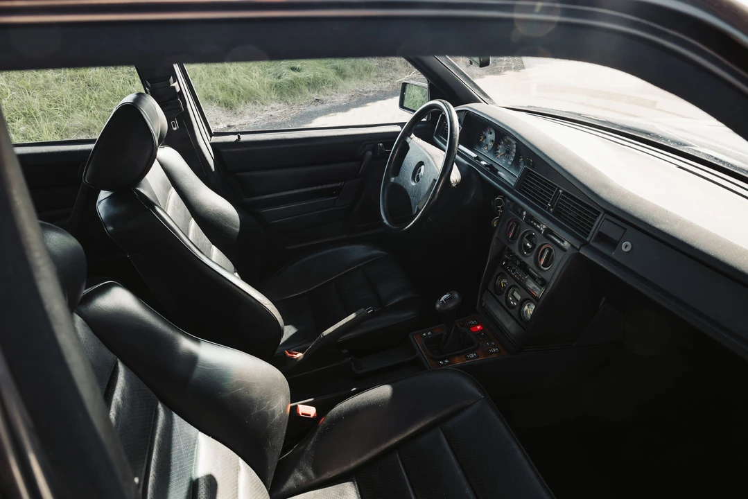 1990 Mercedes-Benz 190E 2.5-16 Evolution II - Image 10 of 31