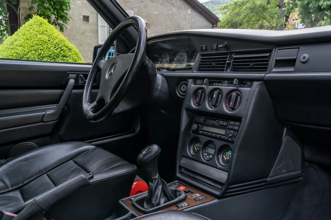 1990 Mercedes-Benz 190E 2.5-16 Evolution II - Image 13 of 31