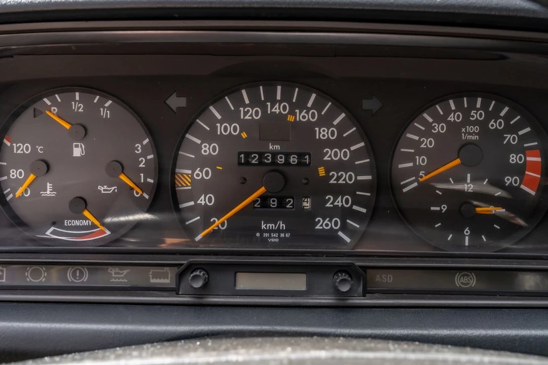 1990 Mercedes-Benz 190E 2.5-16 Evolution II - Image 24 of 31