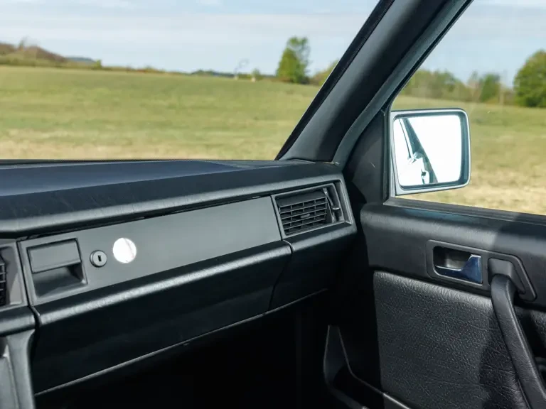 1990 Mercedes-Benz 190E 2.5-16 Evolution II - Image 27 of 31
