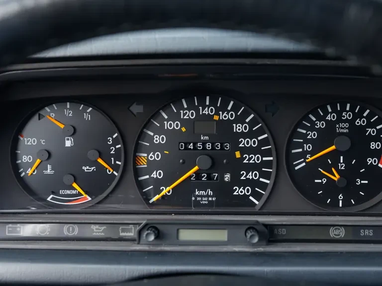 1990 Mercedes-Benz 190E 2.5-16 Evolution II - Image 14 of 31
