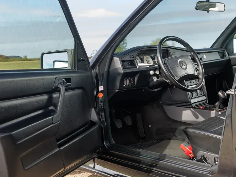 1990 Mercedes-Benz 190E 2.5-16 Evolution II - Image 24 of 31