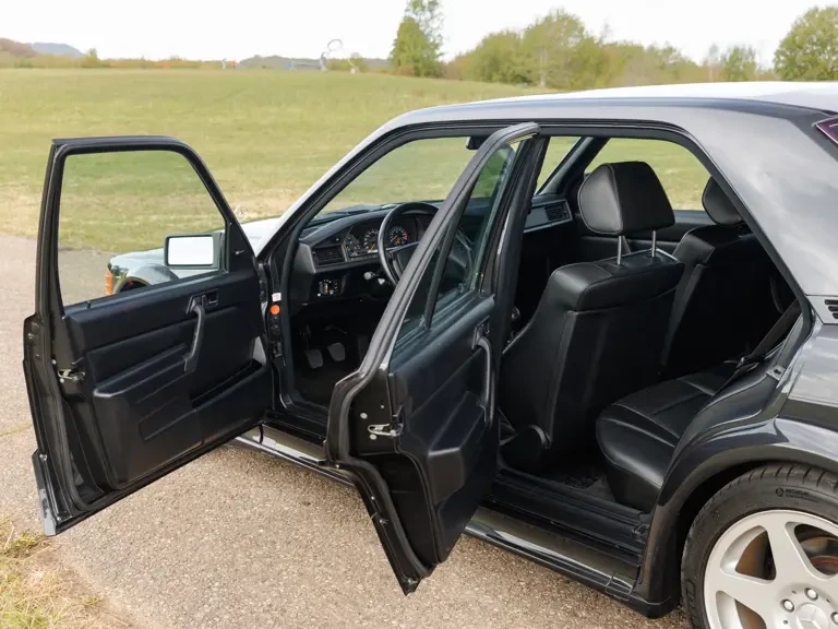 1990 Mercedes-Benz 190E 2.5-16 Evolution II - Image 18 of 31
