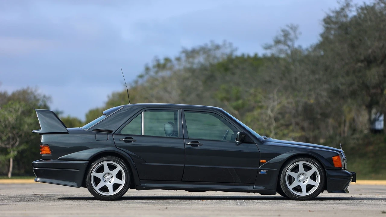 1990 Mercedes-Benz 190E 2.5-16 Evolution II - Image 29 of 31