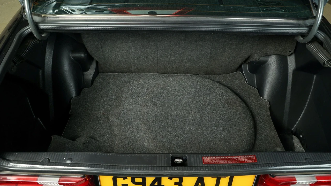 1990 Mercedes-Benz 190E 2.5-16 Evolution II - Image 15 of 31
