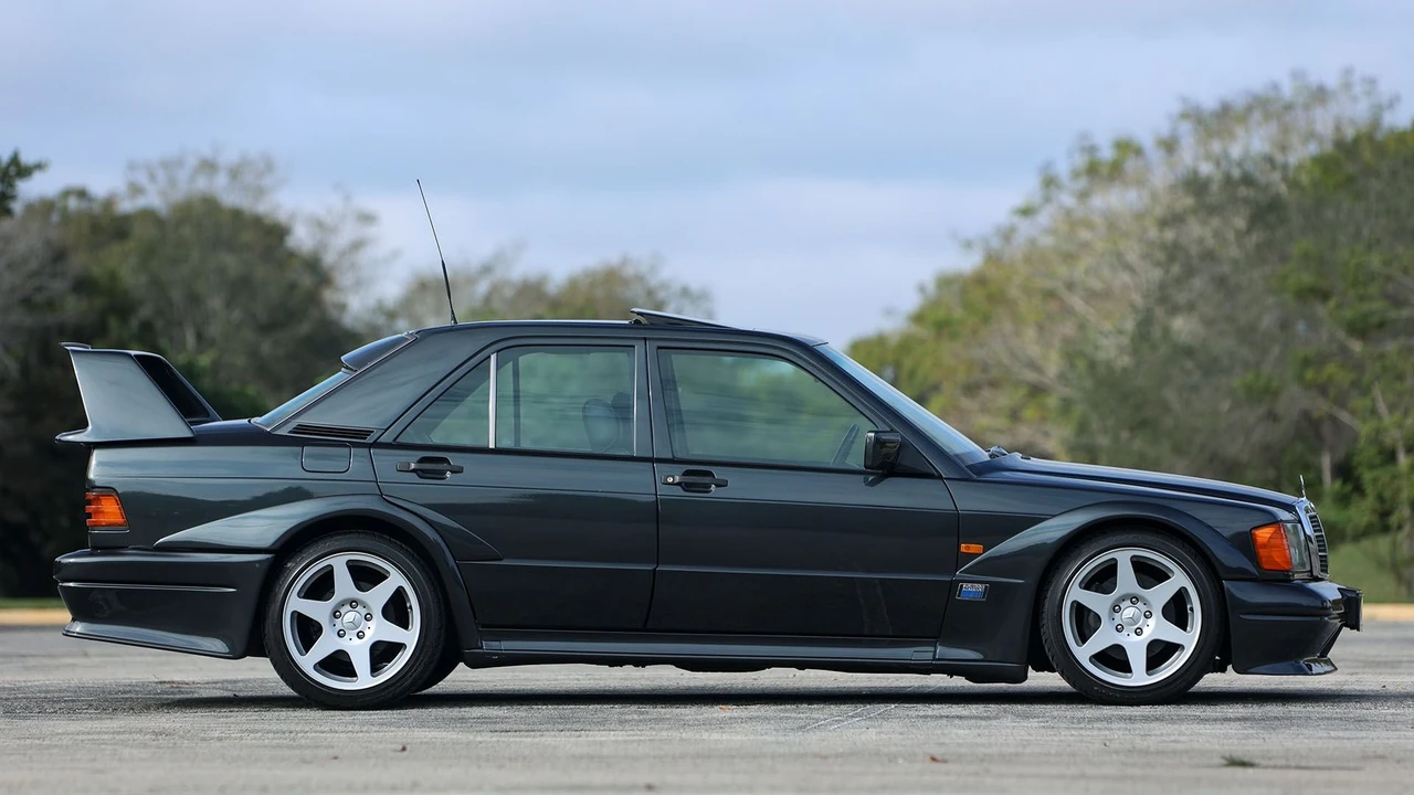 1990 Mercedes-Benz 190E 2.5-16 Evolution II - Image 30 of 31