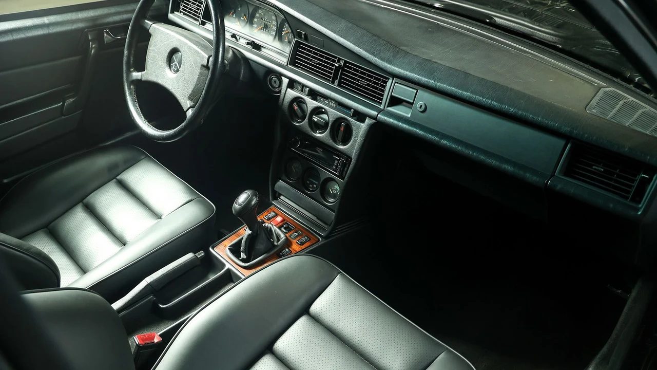 1990 Mercedes-Benz 190E 2.5-16 Evolution II - Image 6 of 31