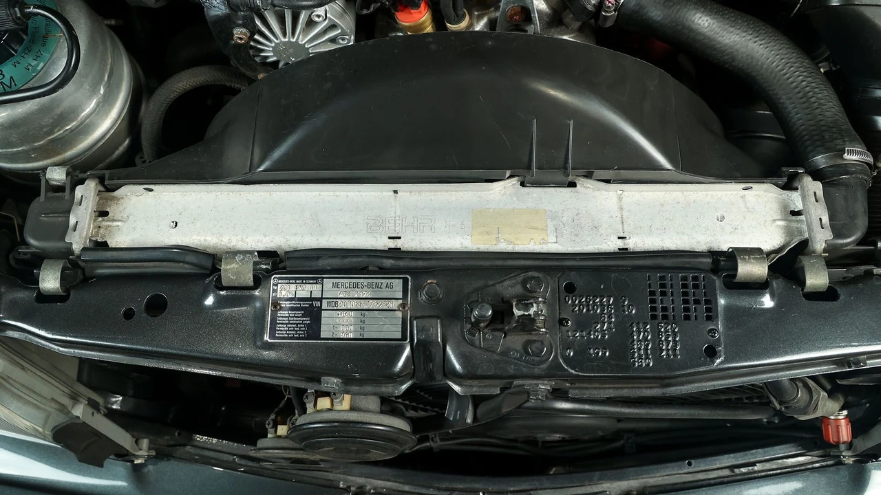 1990 Mercedes-Benz 190E 2.5-16 Evolution II - Image 22 of 31