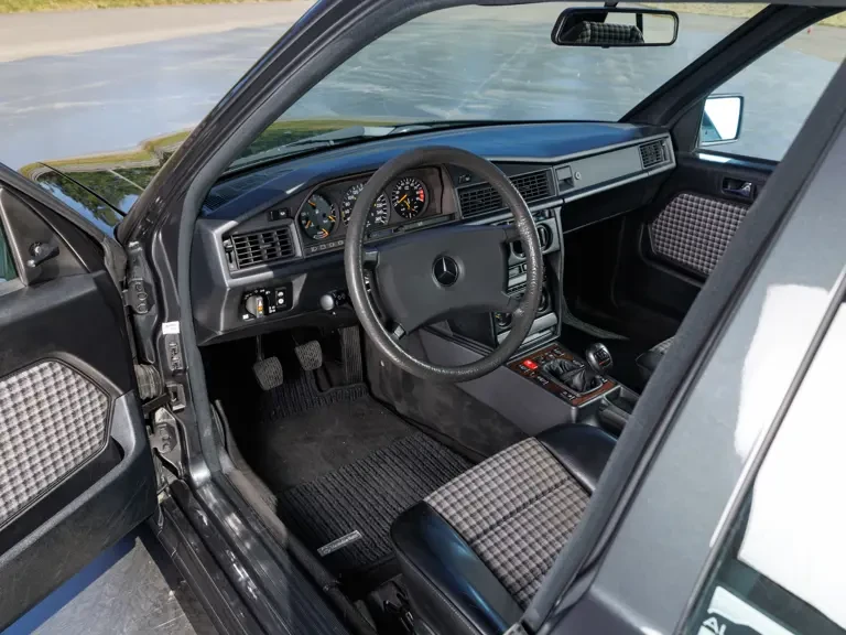 1990 Mercedes-Benz 190E 2.5-16 Evolution II - Image 5 of 31