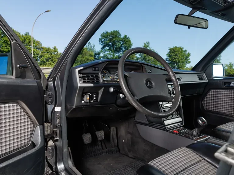 1990 Mercedes-Benz 190E 2.5-16 Evolution II - Image 14 of 31