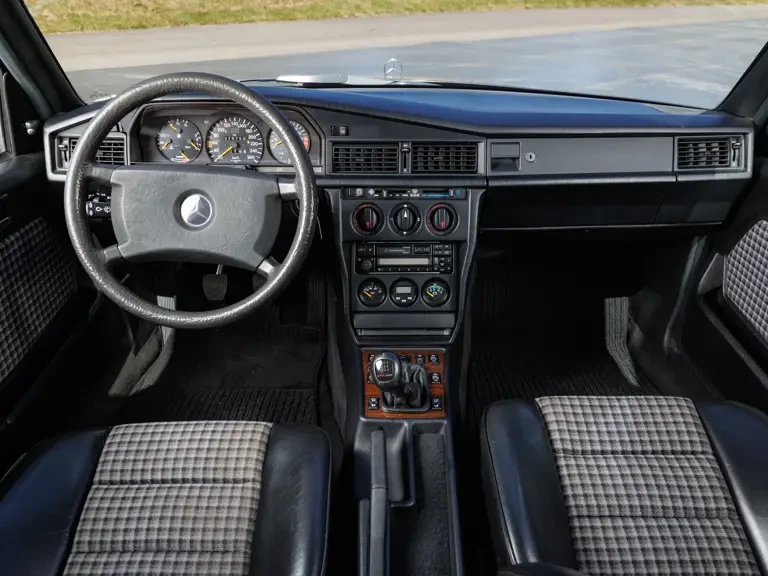1990 Mercedes-Benz 190E 2.5-16 Evolution II - Image 17 of 31