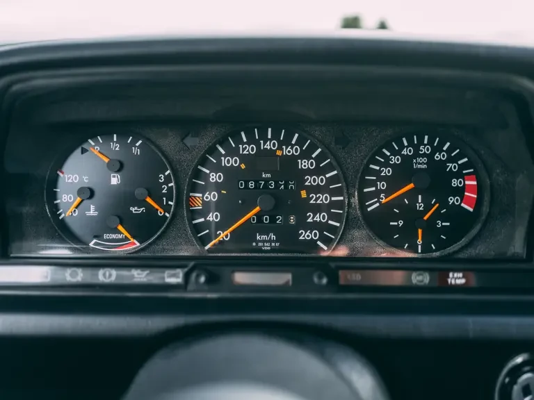 1990 Mercedes-Benz 190E 2.5-16 Evolution II - Image 14 of 31