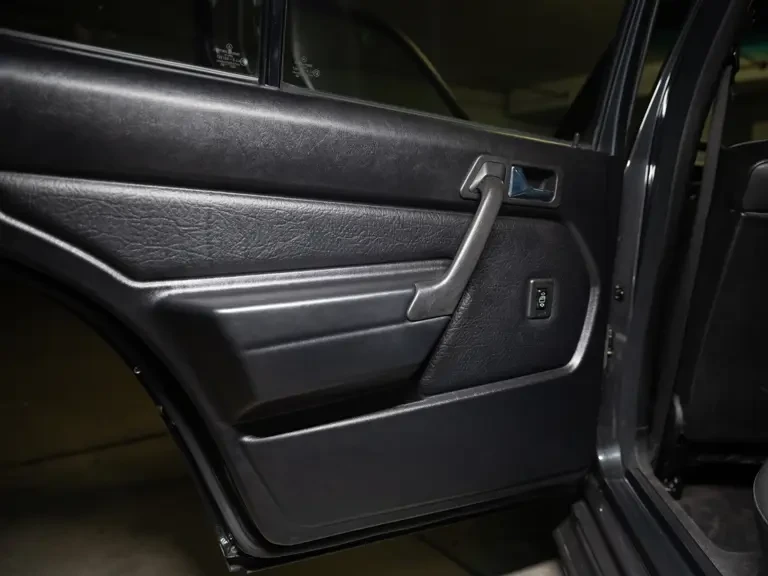 1990 Mercedes-Benz 190E 2.5-16 Evolution II - Image 17 of 31