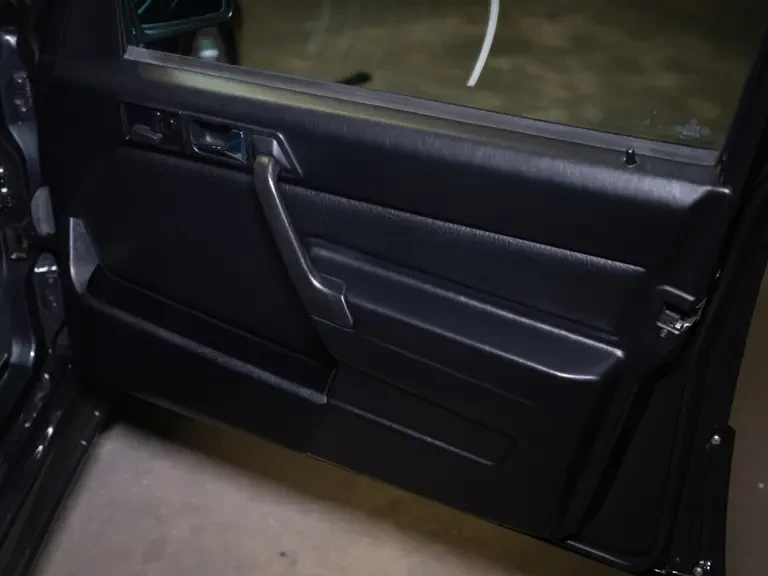 1990 Mercedes-Benz 190E 2.5-16 Evolution II - Image 13 of 31