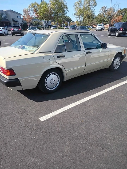 1990 Mercedes-Benz 190E - Image 4 of 8