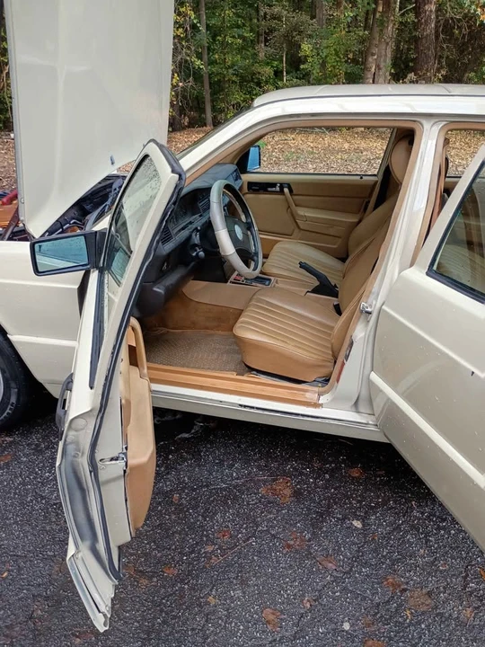 1990 Mercedes-Benz 190E - Image 5 of 8