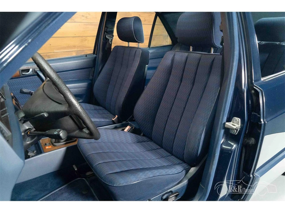1990 Mercedes-Benz 190E - Image 13 of 19