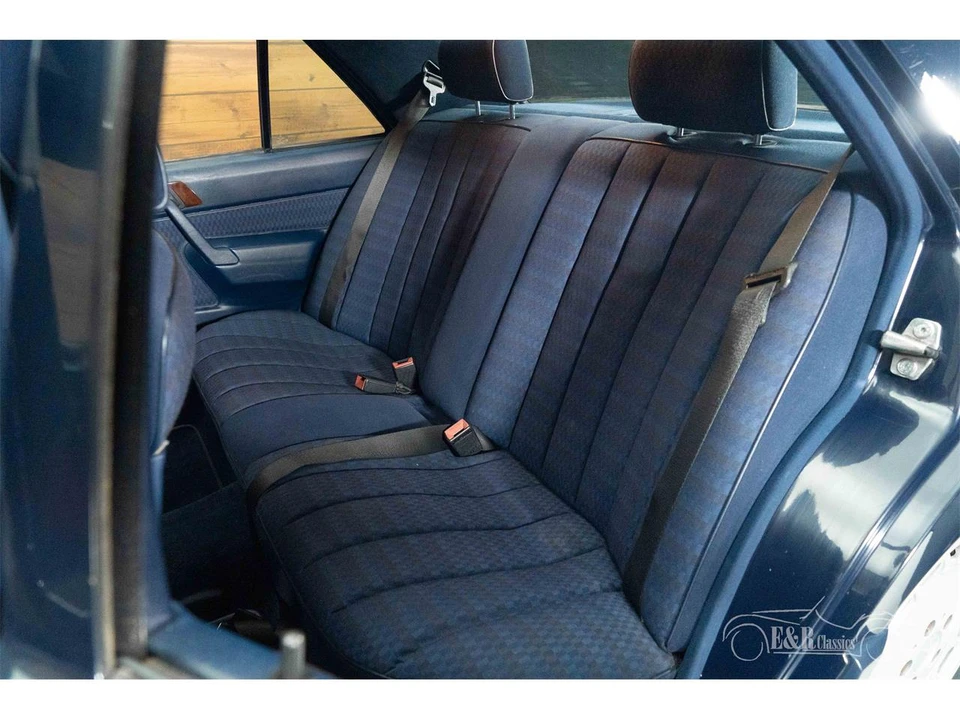1990 Mercedes-Benz 190E - Image 14 of 19