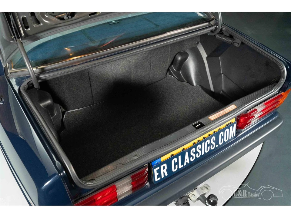 1990 Mercedes-Benz 190E - Image 18 of 19