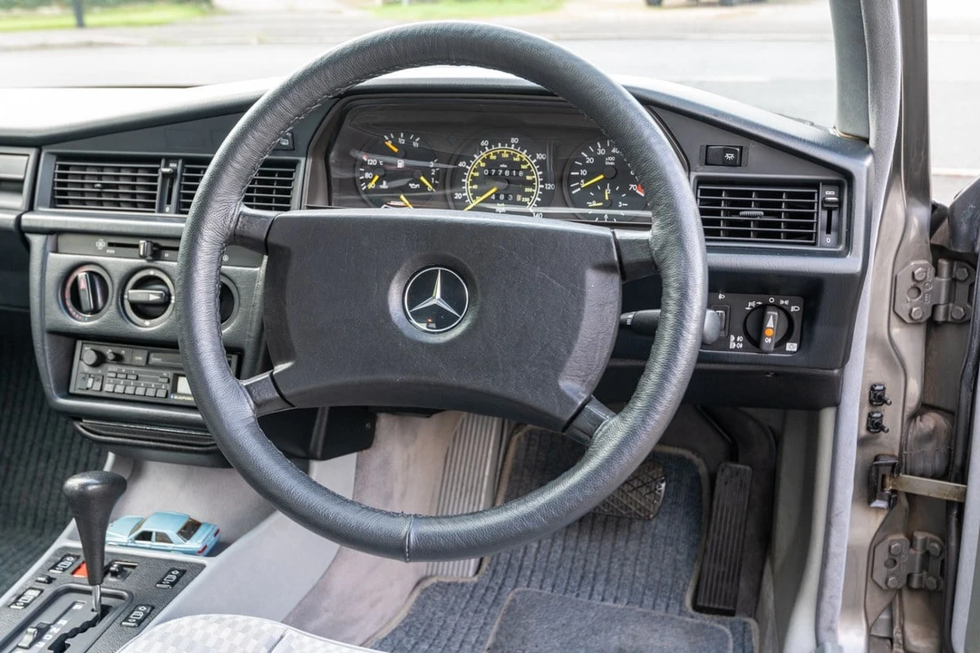1990 Mercedes-Benz 190E - Image 23 of 30