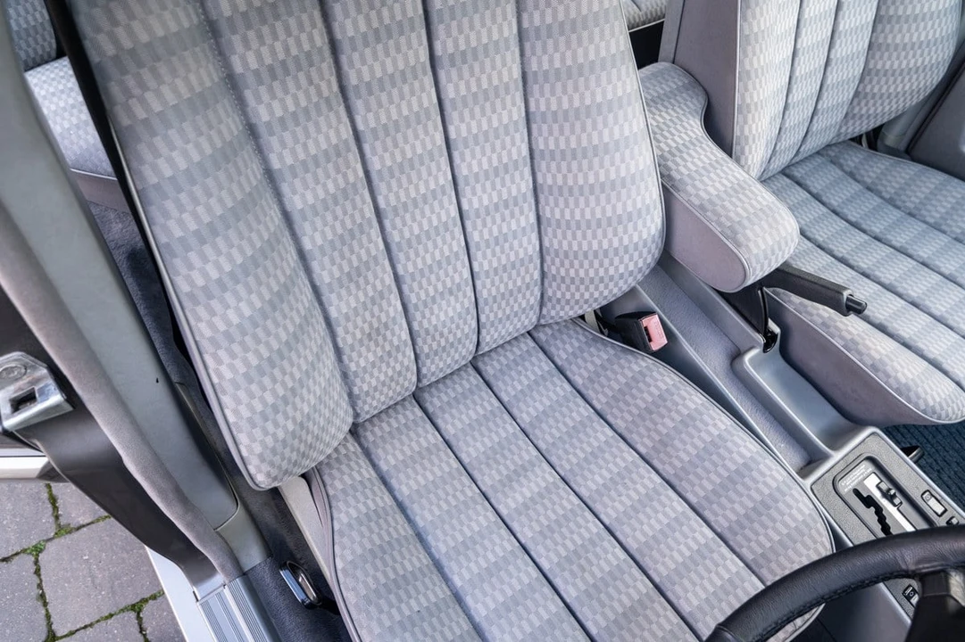 1990 Mercedes-Benz 190E - Image 19 of 30
