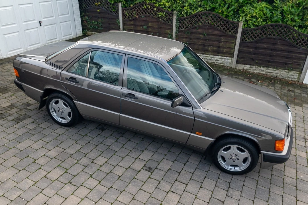 1990 Mercedes-Benz 190E - Image 12 of 30