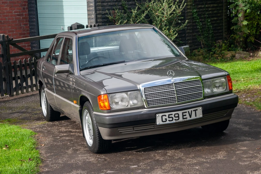 1990 Mercedes-Benz 190E - Image 2 of 30