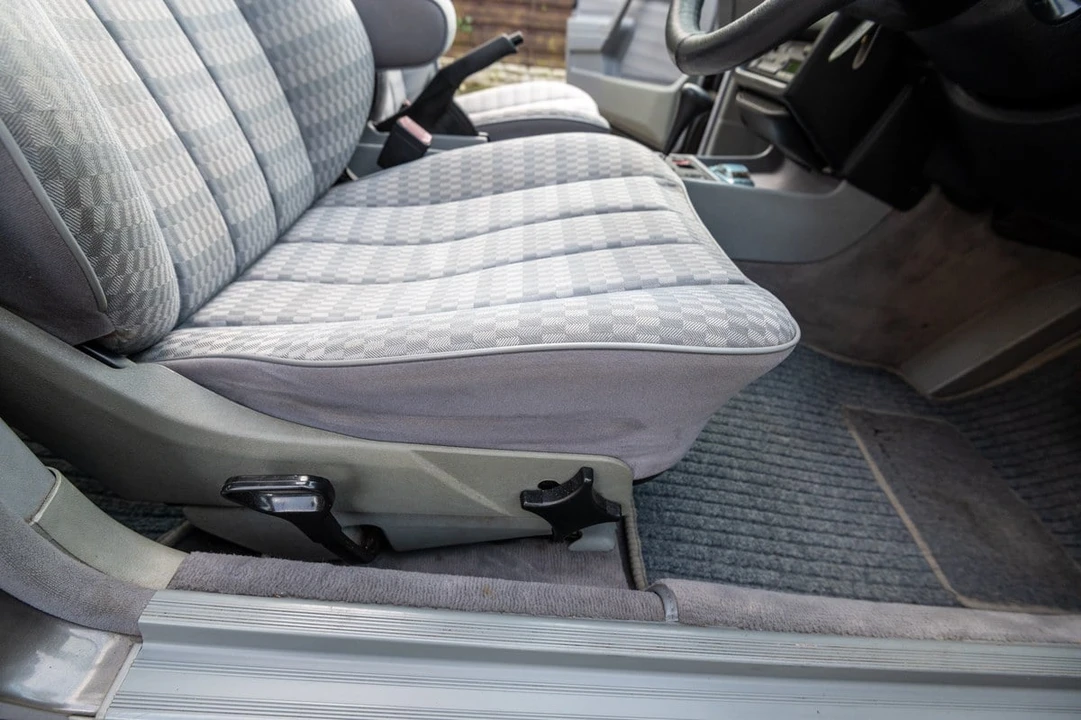 1990 Mercedes-Benz 190E - Image 22 of 30
