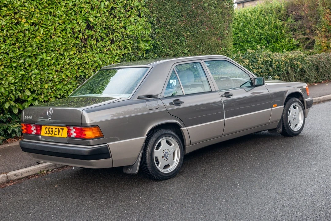 1990 Mercedes-Benz 190E - Image 10 of 30