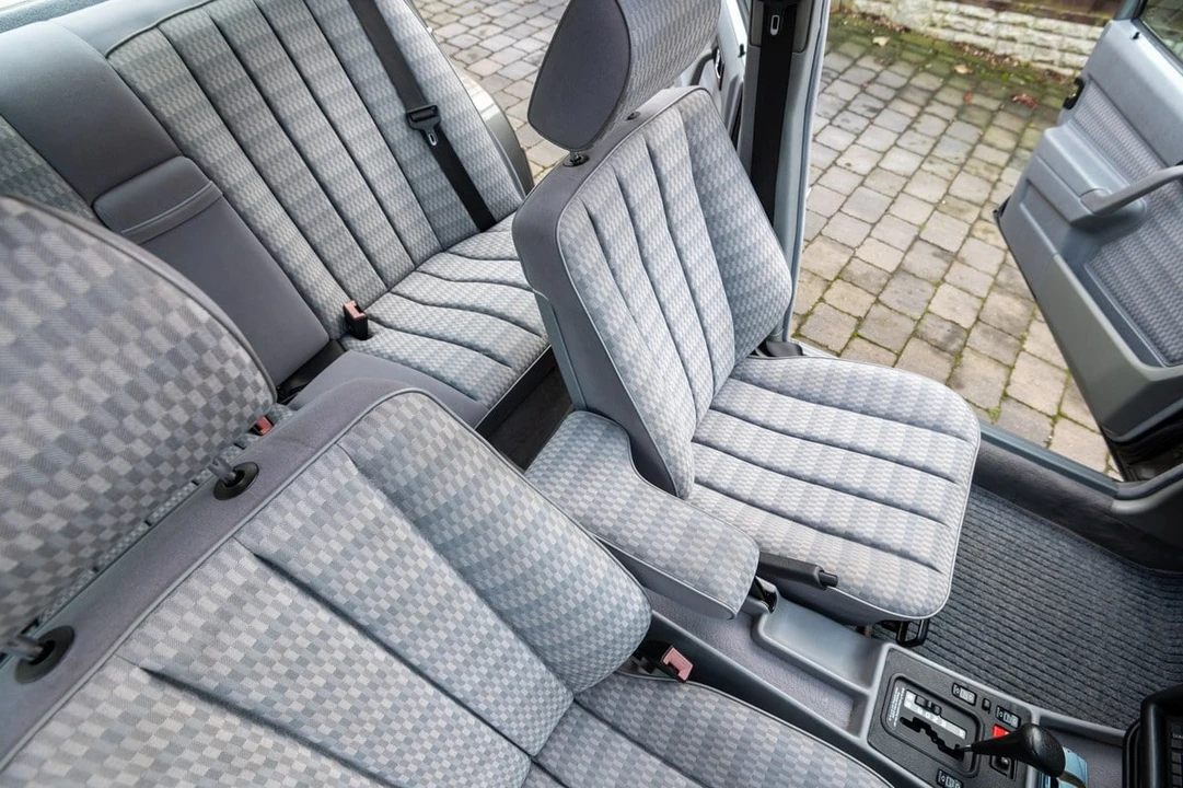 1990 Mercedes-Benz 190E - Image 27 of 30