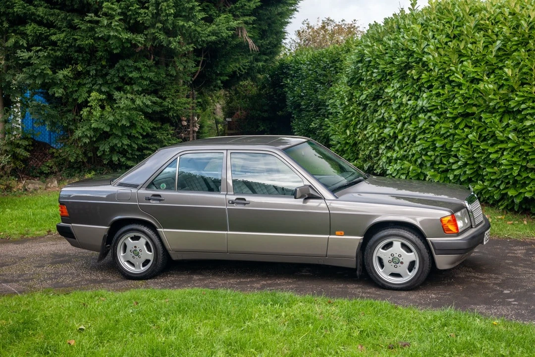 1990 Mercedes-Benz 190E - Image 11 of 30