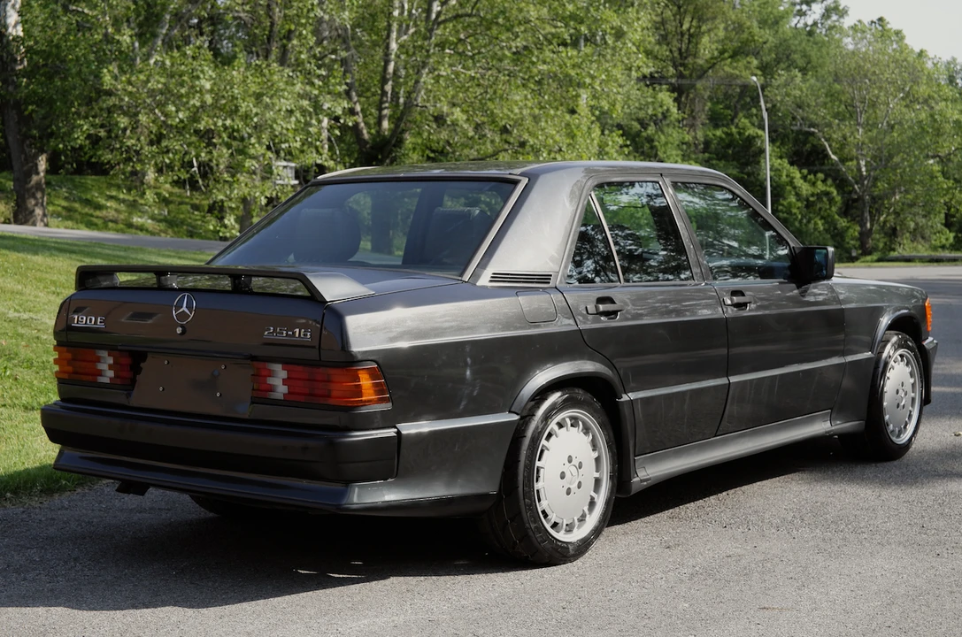 1990 Mercedes-Benz 190E 2.3-16 & 2.5-16 - Image 9 of 31
