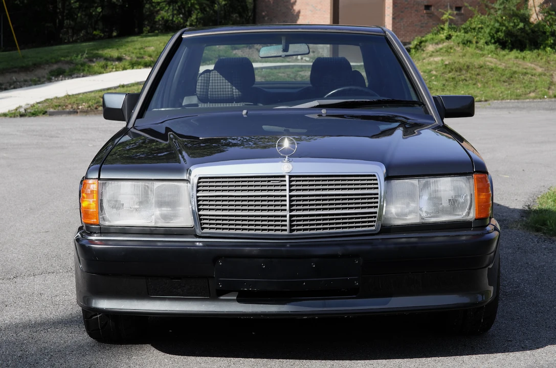 1990 Mercedes-Benz 190E 2.3-16 & 2.5-16 - Image 2 of 31