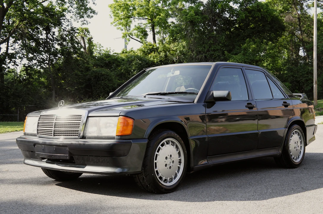 1990 Mercedes-Benz 190E 2.3-16 & 2.5-16 - Image 3 of 31