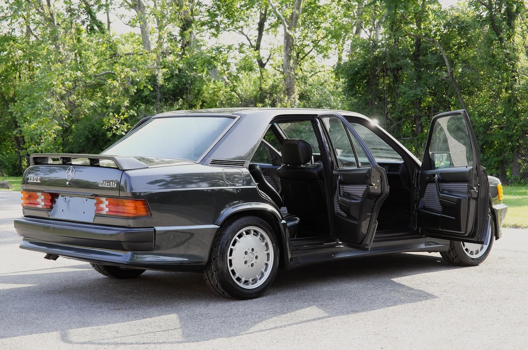 1990 Mercedes-Benz 190E 2.3-16 & 2.5-16 - Image 30 of 31