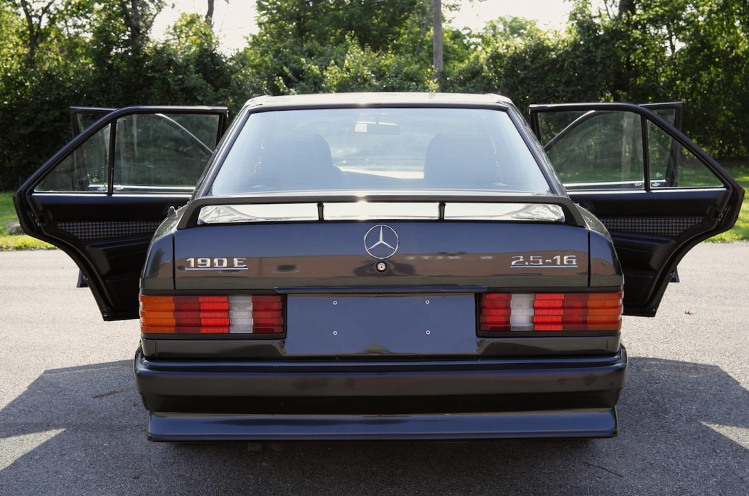 1990 Mercedes-Benz 190E 2.3-16 & 2.5-16 - Image 29 of 31