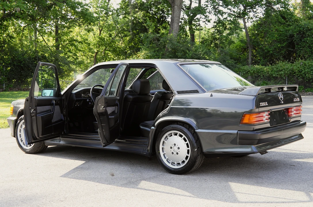 1990 Mercedes-Benz 190E 2.3-16 & 2.5-16 - Image 28 of 31