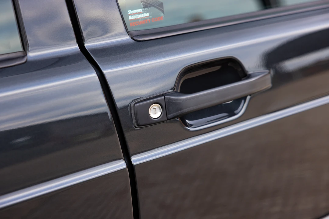 1990 Mercedes-Benz 190E 2.5-16 Evolution II - Image 28 of 31