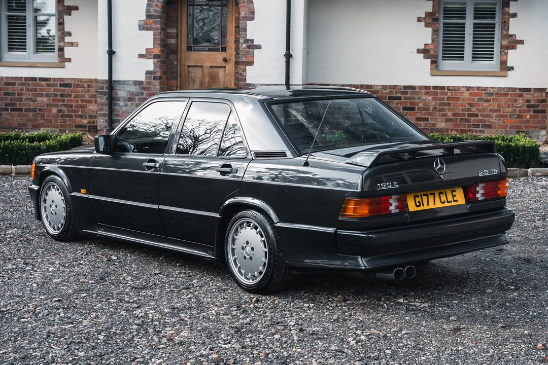 1990 Mercedes-Benz 190E 2.3-16 & 2.5-16 - Image 5 of 31