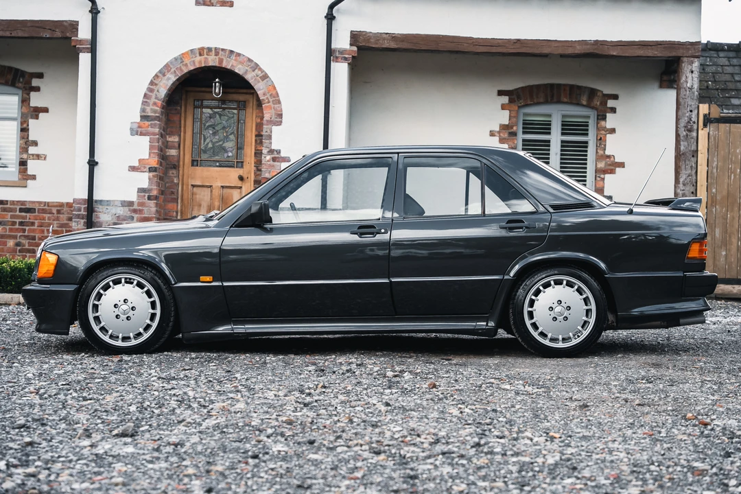 1990 Mercedes-Benz 190E 2.3-16 & 2.5-16 - Image 4 of 31