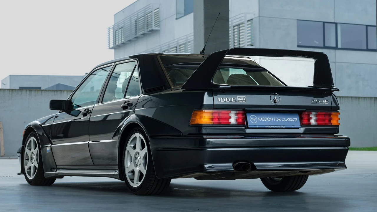 1990 Mercedes-Benz 190E 2.5-16 Evolution II - Image 21 of 31