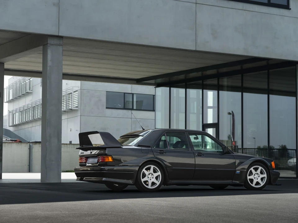 1990 Mercedes-Benz 190E 2.5-16 Evolution II - Image 10 of 31
